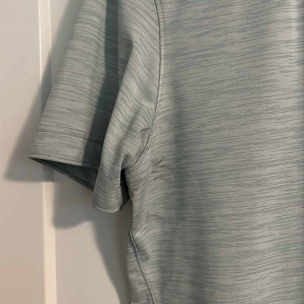 🌺3/$15 Oakley tailored fit polo shirt - Picture 10 of 10